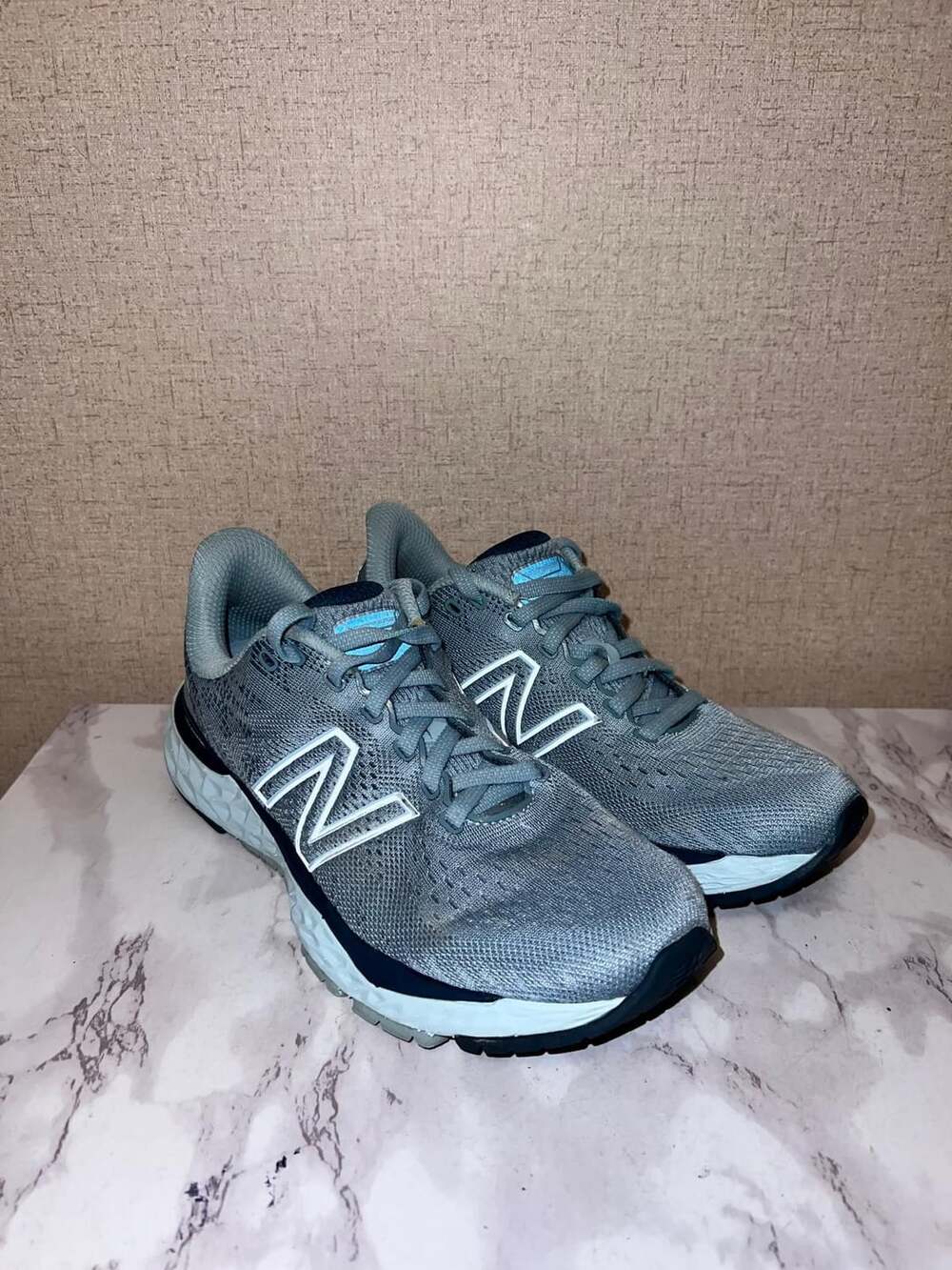 New Balance Fresh Foam 880v11 Size 8 Gray Blue Running Shoes